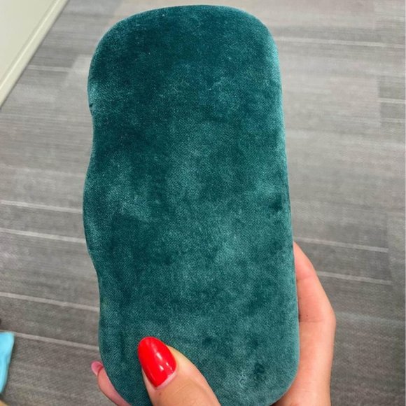 Authentic Gucci Sunglasses - gg0811s - Picture 3 of 5